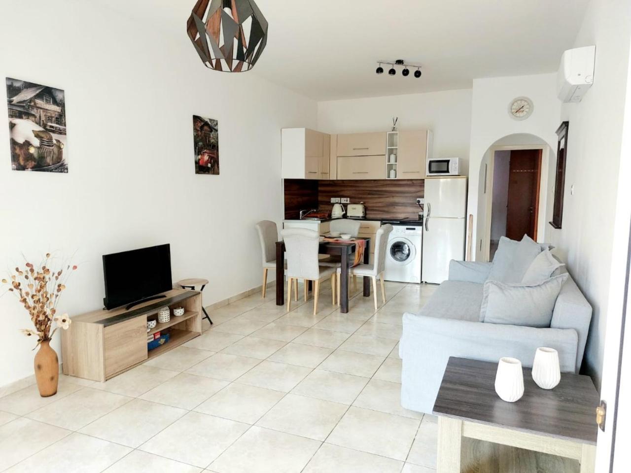 Joanne'S Cosy 1 Bdrm Apt Paphos Eksteriør billede