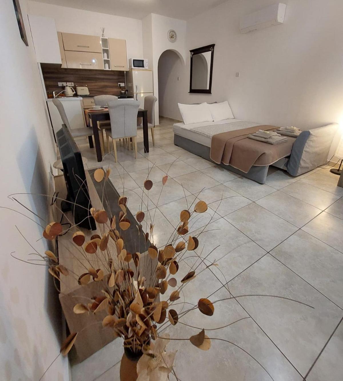 Joanne'S Cosy 1 Bdrm Apt Paphos Eksteriør billede