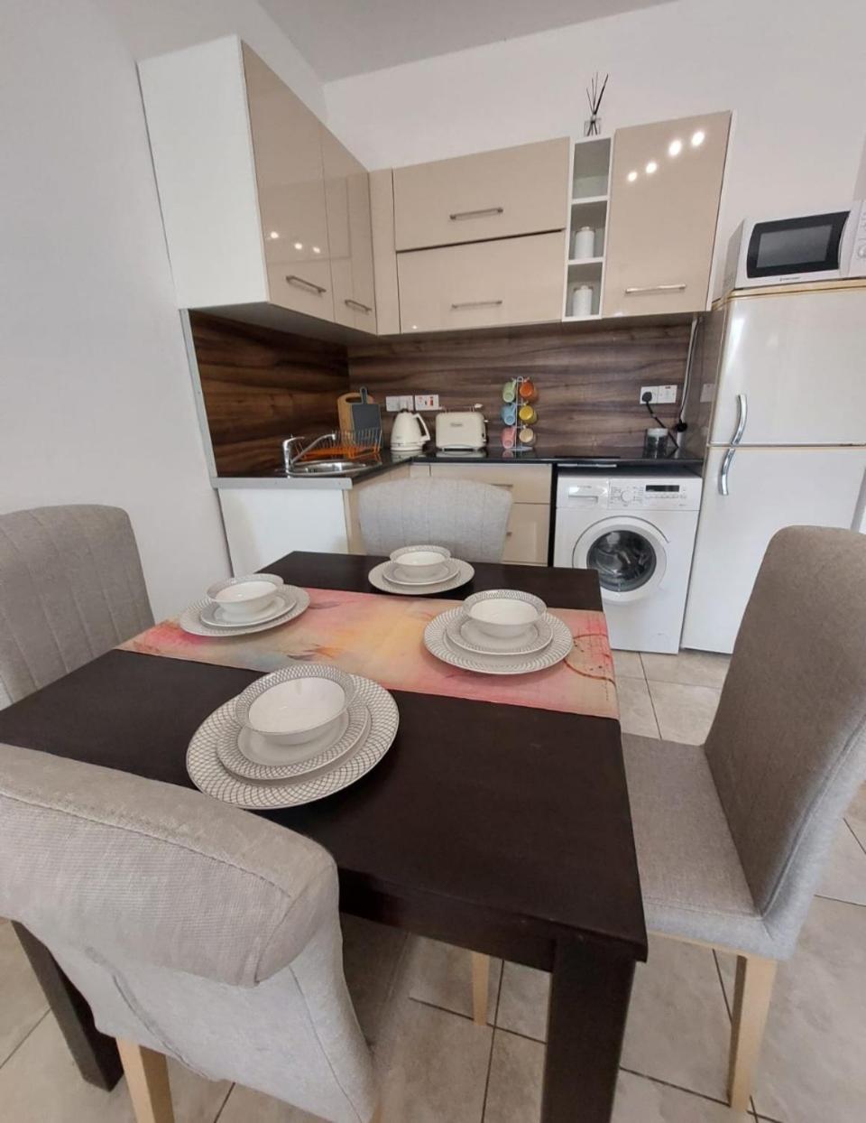 Joanne'S Cosy 1 Bdrm Apt Paphos Eksteriør billede